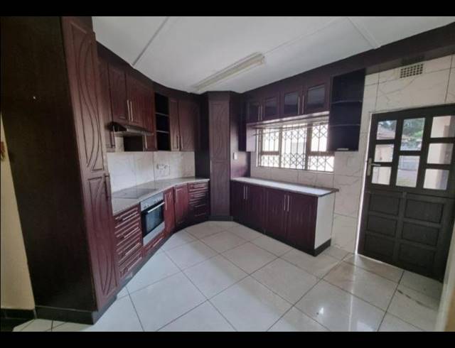 4 BEDROOM HOUSE FOR SALE IN ARBORETUM